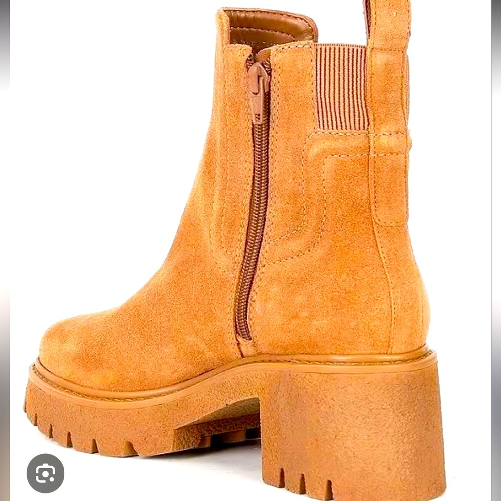 New Chelsea & Violet Lottie Suede Lug Sole Platform Chelsea Booties - Picture 2 of 10